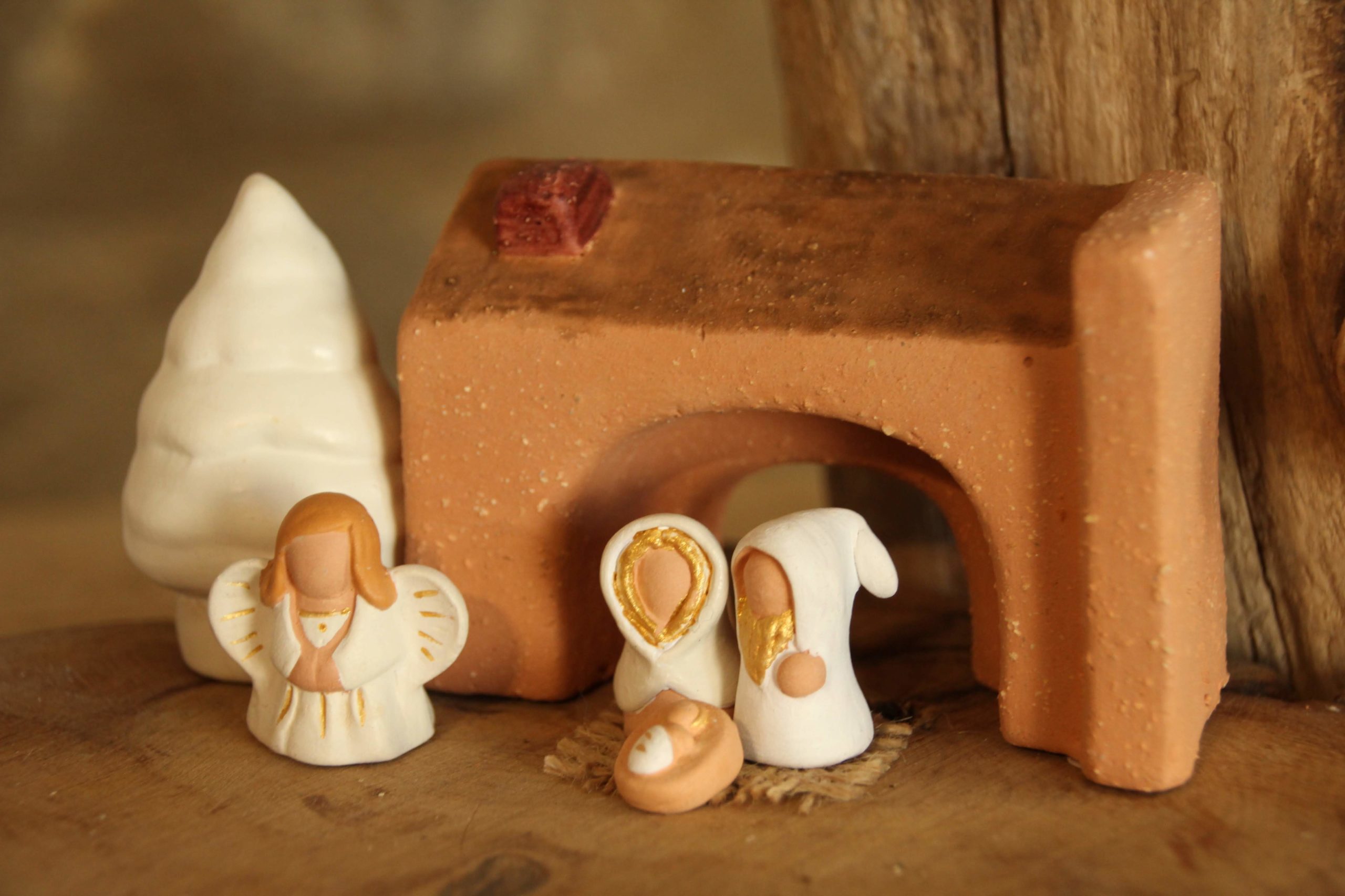 Crèches miniatures blanches et or